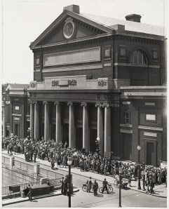 Symphony Hall: Famous Friday afternoon concert "Rush Line" waiting chance for unreserved seat  